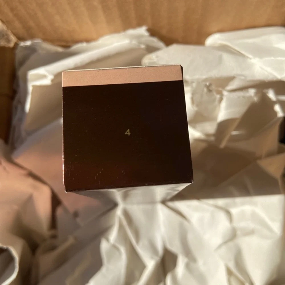 New Hourglass Veil Hydrating Skin Tint